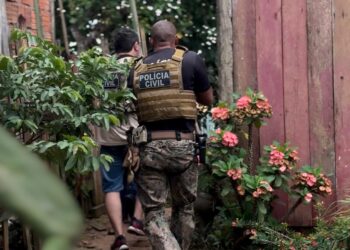 25 pessoas ligadas ao crime organizado e por financiar pirataria no rio são presas no AM
