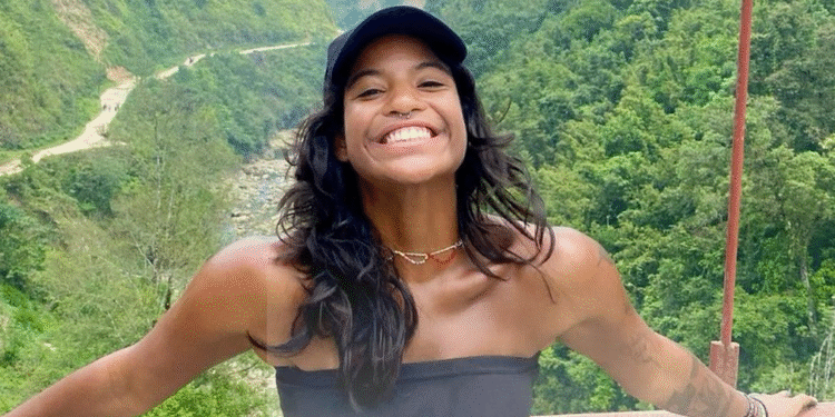 Brasileira que caiu em vulcão na Indonésia é encontrada sem vida
