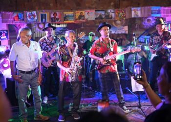 Caravana Beiradão invade o Largo São Sebastião com música de qualidade e muito humor