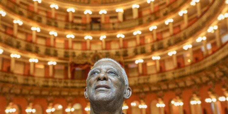 Morre ‘Seu Nonato’, o guardião do Teatro Amazonas