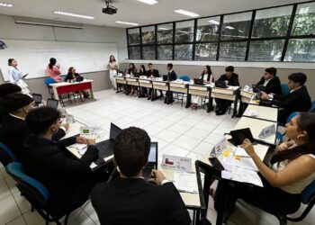 Colégio Martha Falcão promove MONUMF com debates sobre desafios globais