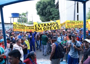 Trabalhadores da construção civil encerram greve com reajuste salarial e aumento na cesta básica