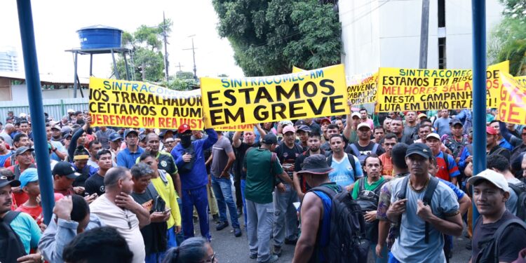 Trabalhadores da construção civil encerram greve com reajuste salarial e aumento na cesta básica