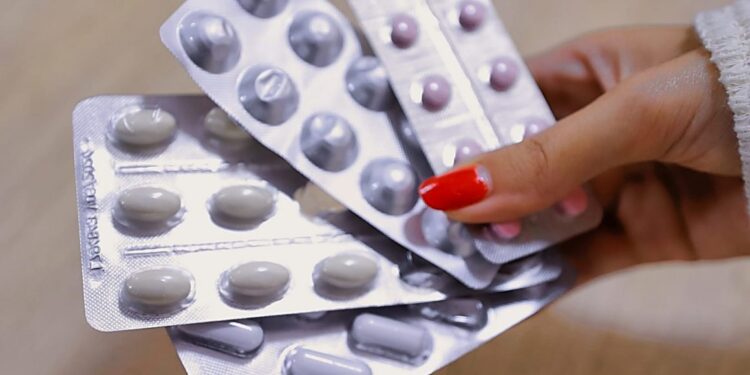 Defensoria Pública atua para garantir acesso a remédios pelo SUS com receita de médico particular
