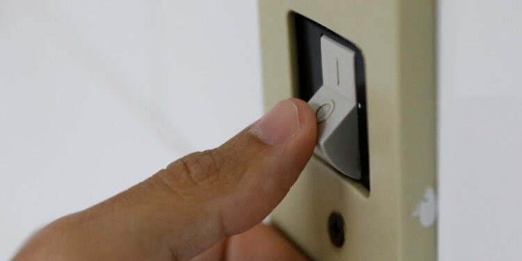 Gratuidade na energia começa a valer para 60 milhões de brasileiros