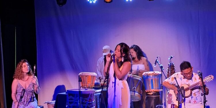 ‘Banzerê’ – Com instrumento criado no AM, show passeia por paisagens da sonoridade amazônica 