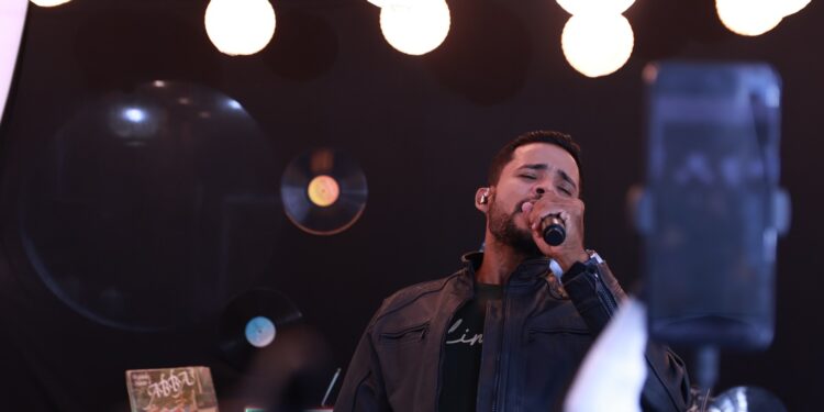 Leandro Negreiros leva ‘Parada Brega’ ao interior do Amazonas