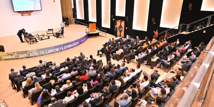 Seminário promovido pelo TCE-AM discute mercado de carbono e soluções sustentáveis para a Amazônia