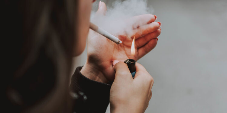 Dia de Combate ao Fumo (29/08) traz alerta para outros produtos perigosos, além do cigarro convencional