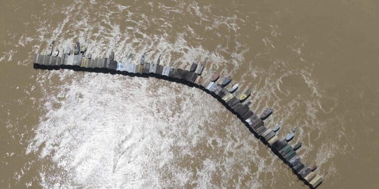 MPF recomenda destruição de 500 balsas do garimpo ilegal no Rio Madeira