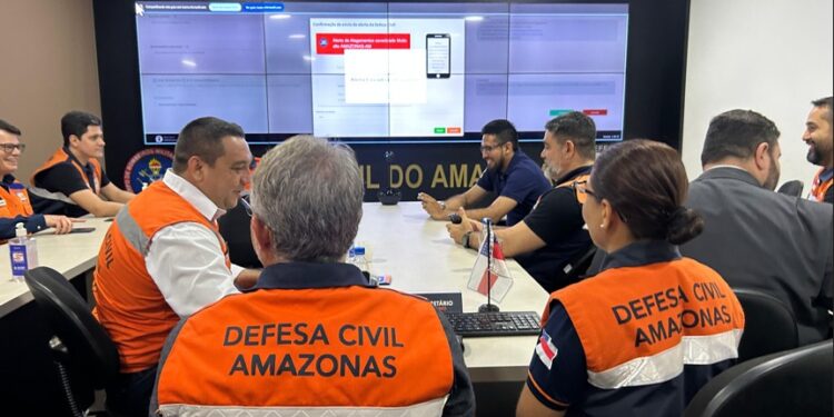 Defesa Civil lança sistema de alertas por celular no Amazonas com simulação