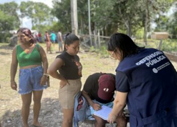 Quase 9,5 mil alunos ficaram sem aula após operação contra garimpo no rio Madeira, aponta levantamento da Defensoria Pública