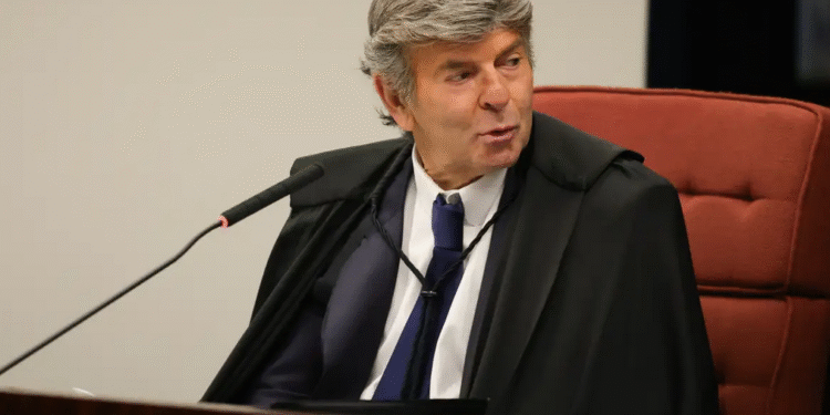 Fux absolve ex-presidente Bolsonaro dos cinco crimes da trama golpista