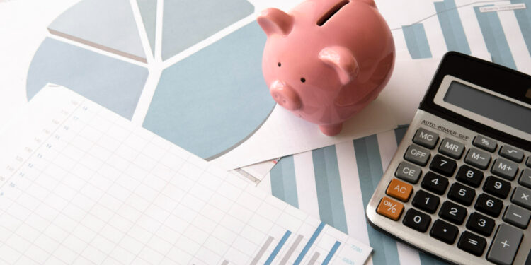 Serasa e Me Poupe oferecem cursos gratuitos de educação financeira