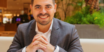 Parcelamento de Pix: risco à vista no aumento do endividamento familiar brasileiro? Especialistas explicam