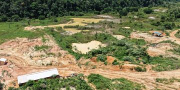 Ipaam identifica garimpo ilegal em Maués, interdita área e aplica multa superior a R$ 3,5 milhões