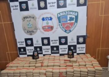 Após confronto entre piratas, PM apreende 680 quilos de drogas no Amazonas