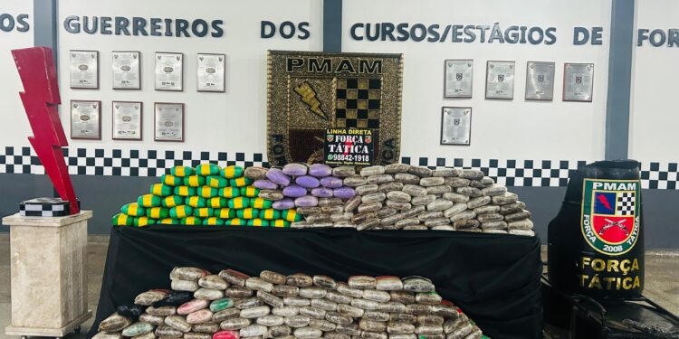 Manaus: PM apreende mais de 200 kg de drogas em pneu de carreta