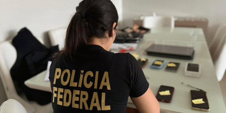 Líder de facção comandava tráfico no AM da Colômbia; PF desarticula núcleo em operação