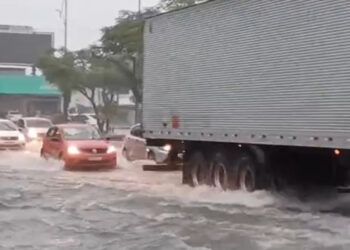 Prefeitura registra 11 ocorrências durante as chuvas desta terça-feira (14) em Manaus