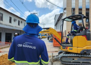 Moradores do Cidade de Deus celebram chegada do esgotamento sanitário no bairro: “O que faltava pra gente era isso”