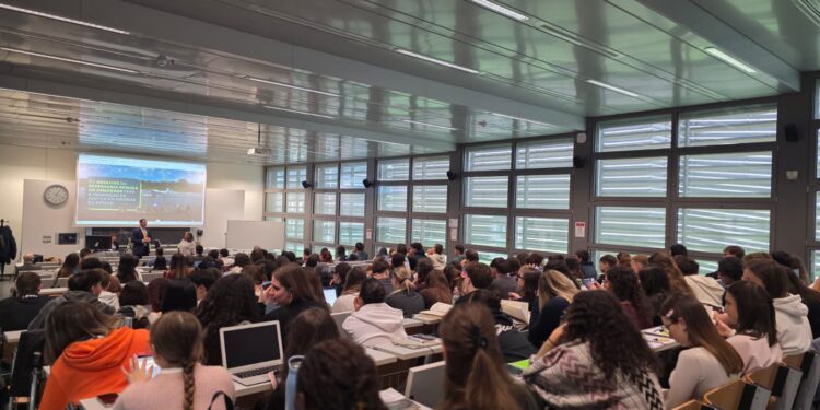 Atuação da Defensoria Pública do Amazonas é destaque durante seminário na Universidade de Bolonha, na Itália