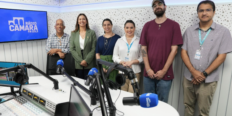 Equipe da Rádio Câmara desembarca em Manaus para edição especial dos 90 anos do programa ‘A Voz do Brasil’