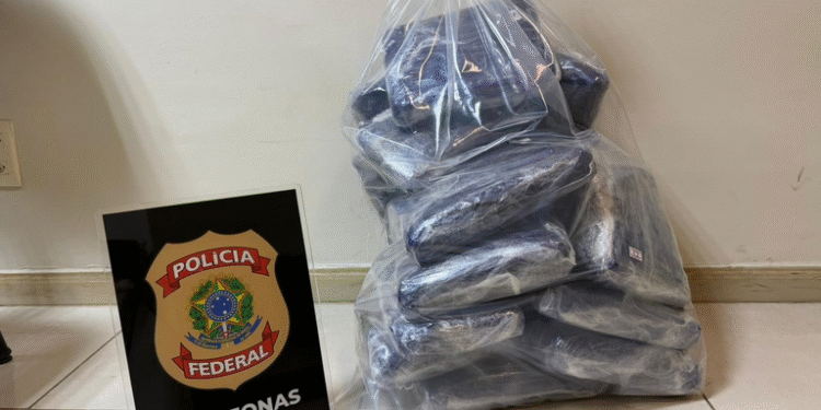 Polícia Federal prende mulher com 18 kg de maconha em Aeroporto de Manaus