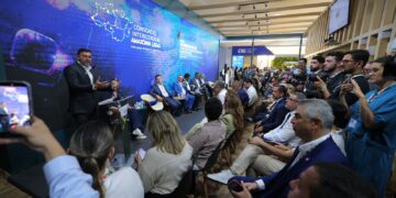 Governador do AM quer agenda climática global conectada à realidade da Amazônia