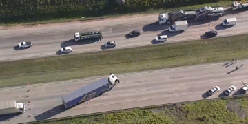 Caminhão interdita Rodoanel em São Paulo após ameaça de bomba