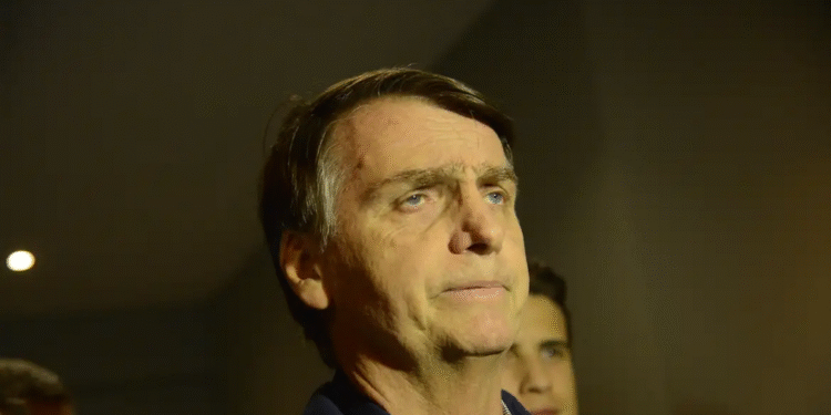 Polícia Federal prende ex-presidente Jair Bolsonaro