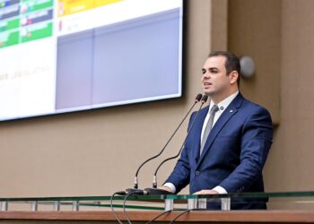 Presidente Roberto Cidade confirma realização de provas do concurso público da Aleam para 14 de dezembro