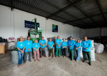 Parceria entre Plastic Bank, SC Johnson e cooperativa de Manaus vai coletar 2,4 milhões de garrafas plásticas, na capital amazonense