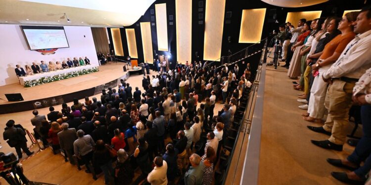 TCE-AM entregará Colar do Mérito de Contas a personalidades que se destacaram no serviço público