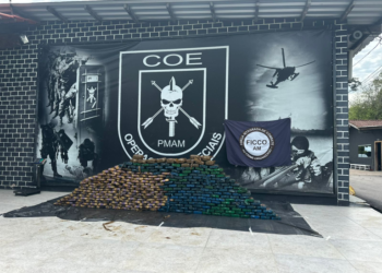 Polícia apreende 370 kg de cocaína pura em balsa oriunda do Peru