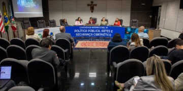 No TRE-AM, advogada Laura Lucas participa de conferência internacional sobre políticas públicas