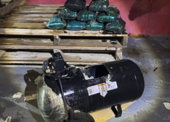 Polícia encontra 15 kg de drogas dentro de compressor em ferry boat no Amazonas