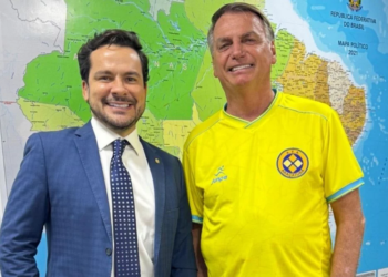 Líder de Bolsonaro no AM aparece em primeiro lugar em pesquisa para o Senado, diz Perspectiva