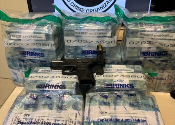 Polícias Federal e Militar prendem três pessoas com R$ 2,5 milhões em espécie no AM