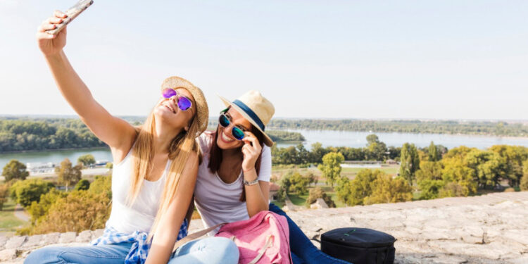 Férias sem sufoco: confira lista de itens essenciais para sua necessaire de saúde