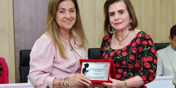 Presidente do TCE-AM recebe Prêmio “Mãos que Amparam” concedido pelo TJAM
