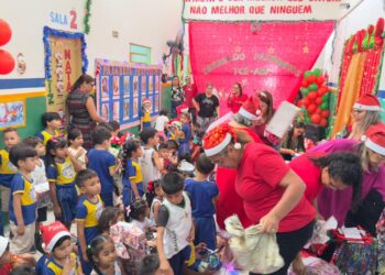 TCE-AM transforma Natal de 286 crianças com gestos de afeto e solidariedade