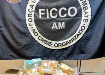 Polícia apreende R$ 390 mil em ‘dinheiro vivo’; há suspeita de desvio de verba pública