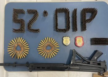 Polícia prende homem e apreende fuzis que seriam utilizados para escoltar drogas no AM