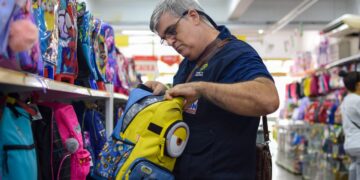 Veja a lista de materiais escolares proibidos e as cobranças abusivas