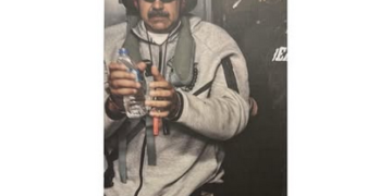 Trump publica suposta foto de Maduro em navio após captura