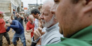 Perdas materiais serão recuperadas, diz Lula em visita a Minas Gerais