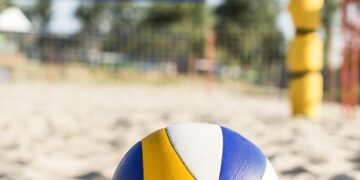 Adeus ao campo de futebol? Brasileiros aderem aos esportes na areia