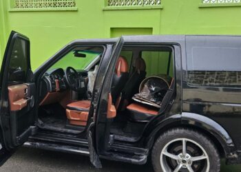 Manaus: Polícia apreende drogas avaliadas em R$ 3 milhões dentro de carro de luxo