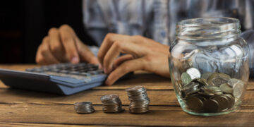 Salário mínimo já não cobre o básico e exige escolhas difíceis para milhões de brasileiros